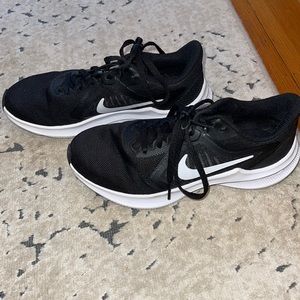 Nike downshifter running sneakers